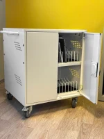 Dulap Depozitare și Încărcare Laptop / Tabletă – 32 Dispozitive | Metalic, Mobil, Livrat Sudat - Image 3
